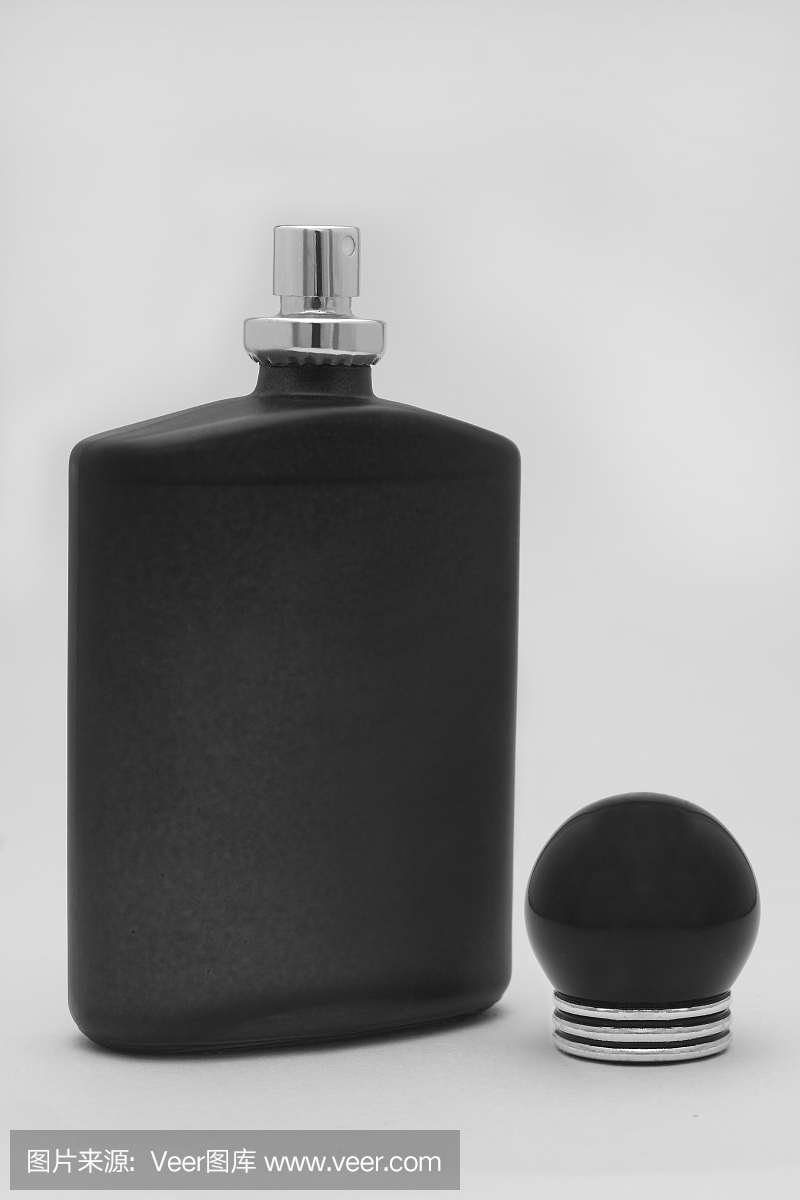 黑色带盖香水瓶
